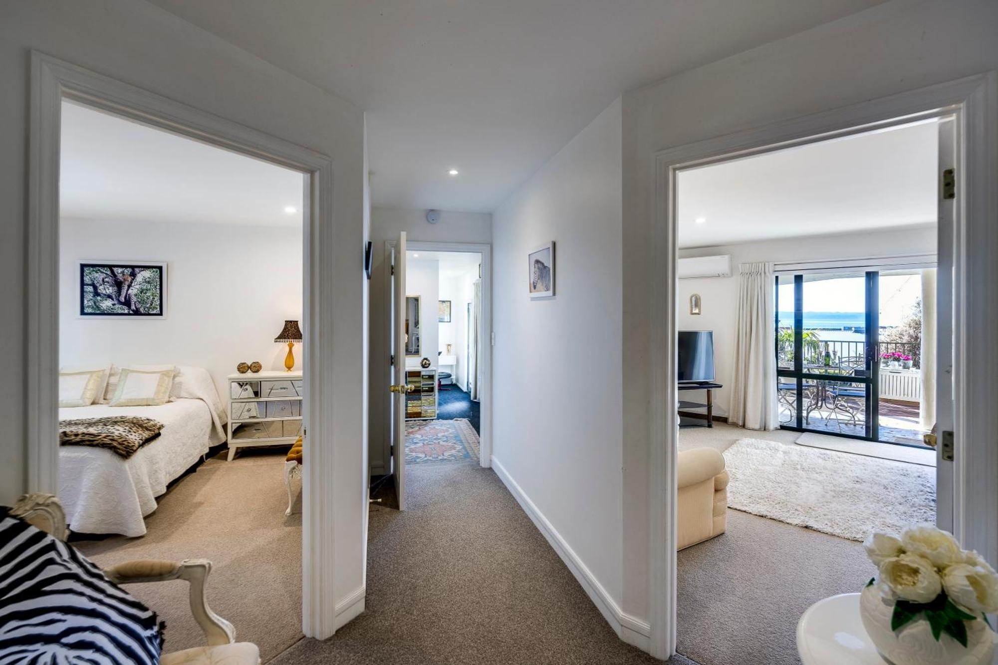 Maison Blue - Chic Garden Apartment Napier Exteriör bild